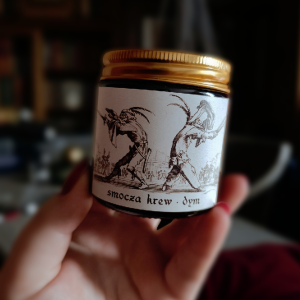 Smocza krew&Dym – świeca sojowa